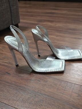 Good AMERICAN Silver Metallic Slingback High Heel Sandals